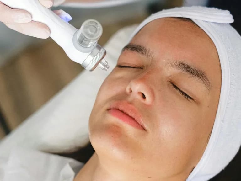 Analisis de seguridad y beneficios del tratamiento HIFU facial